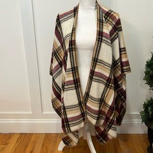 One size over the shoulder cape